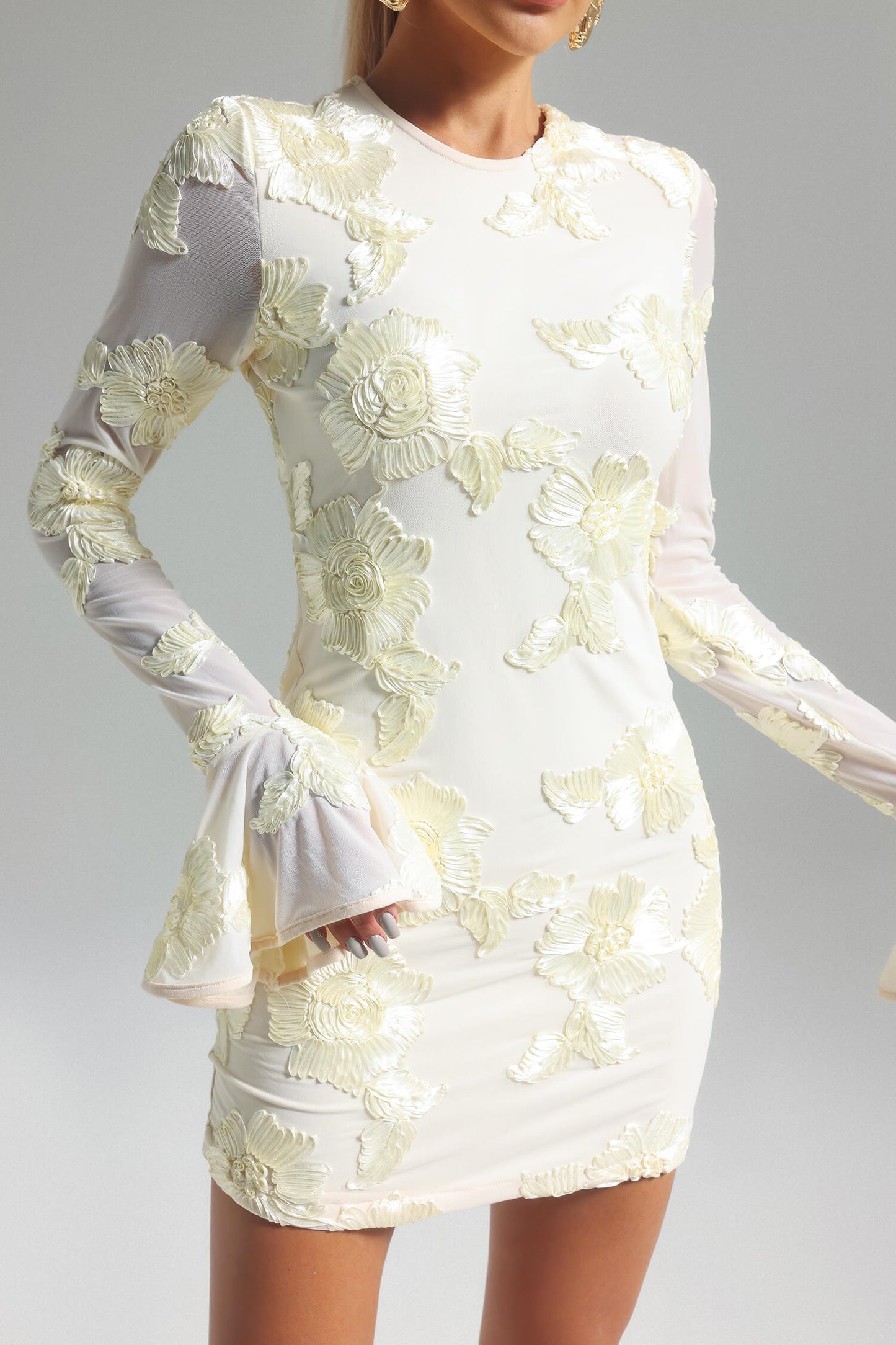 Vestido bordado manga flare - Briona