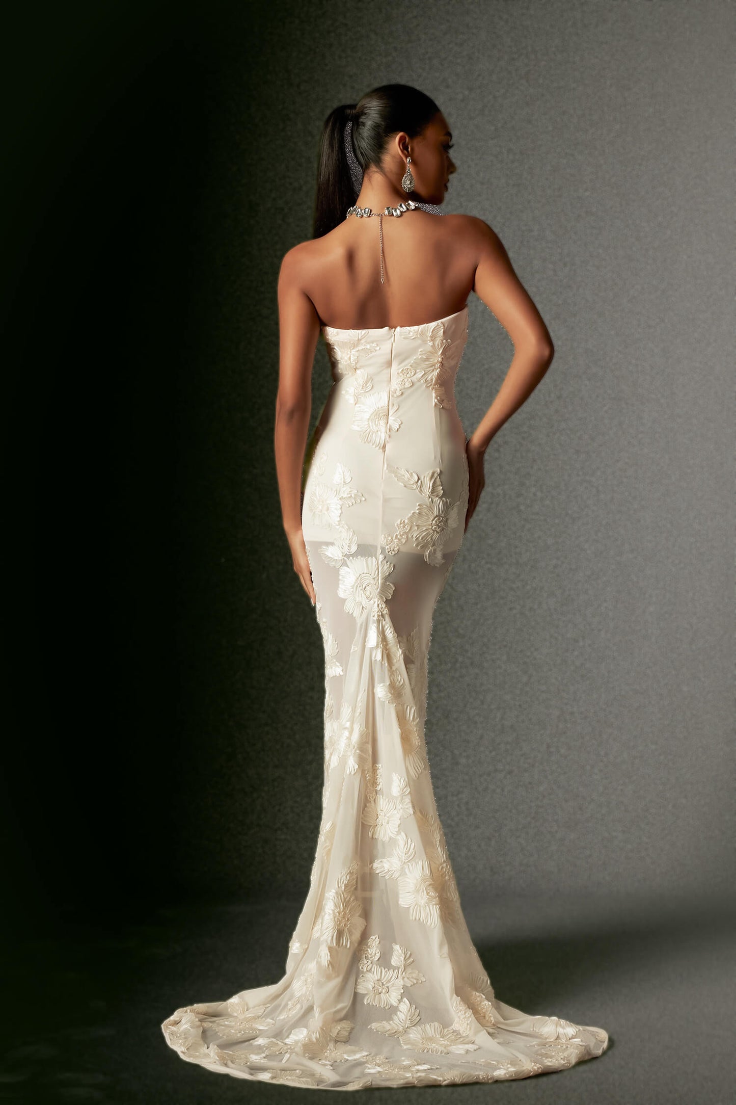 Vestido bordado sem alças - Biana