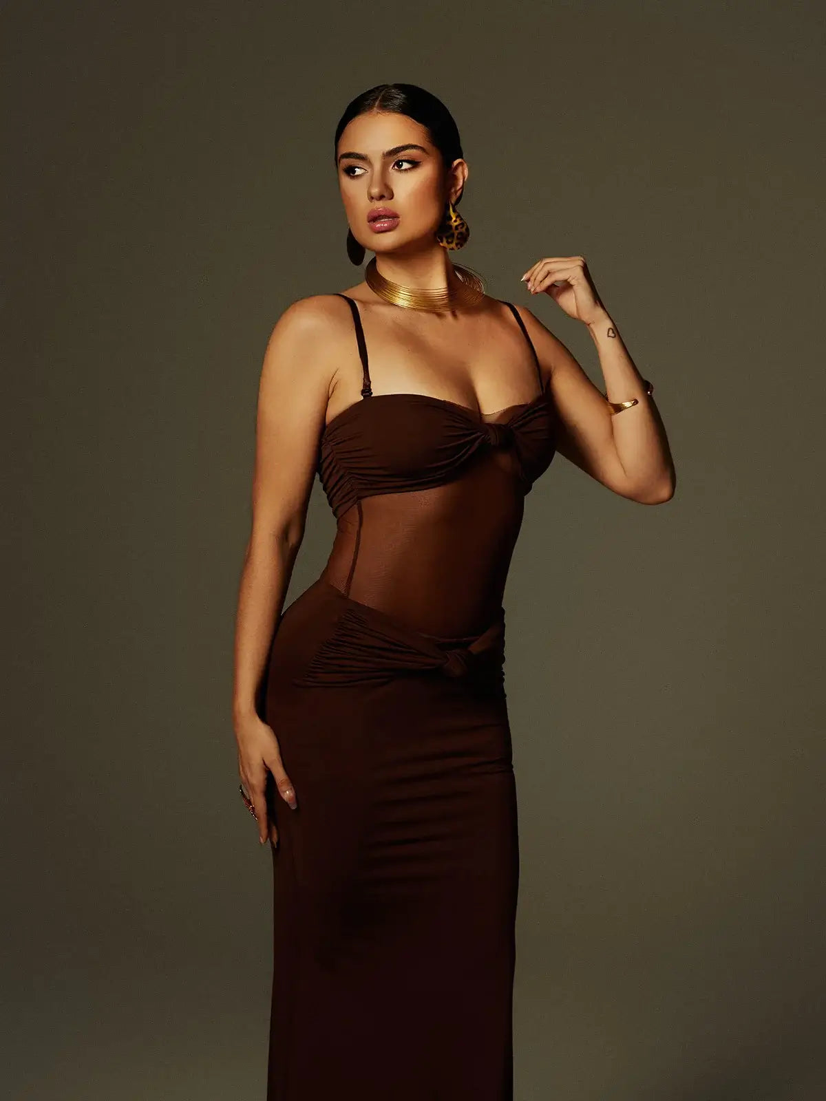 Vestido torcido com nó- Tryssia