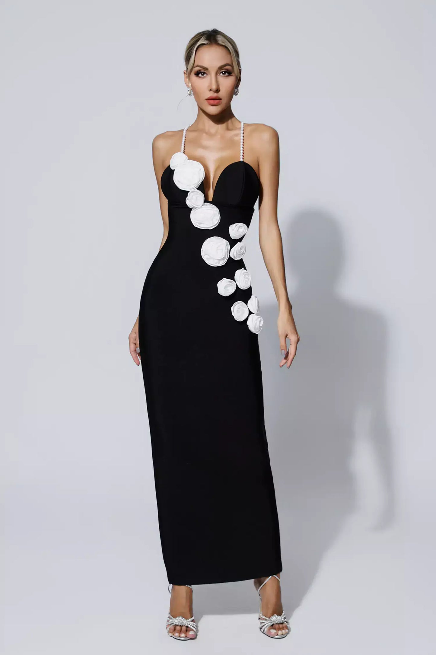 Vestido decote em V e flores - Charmaine