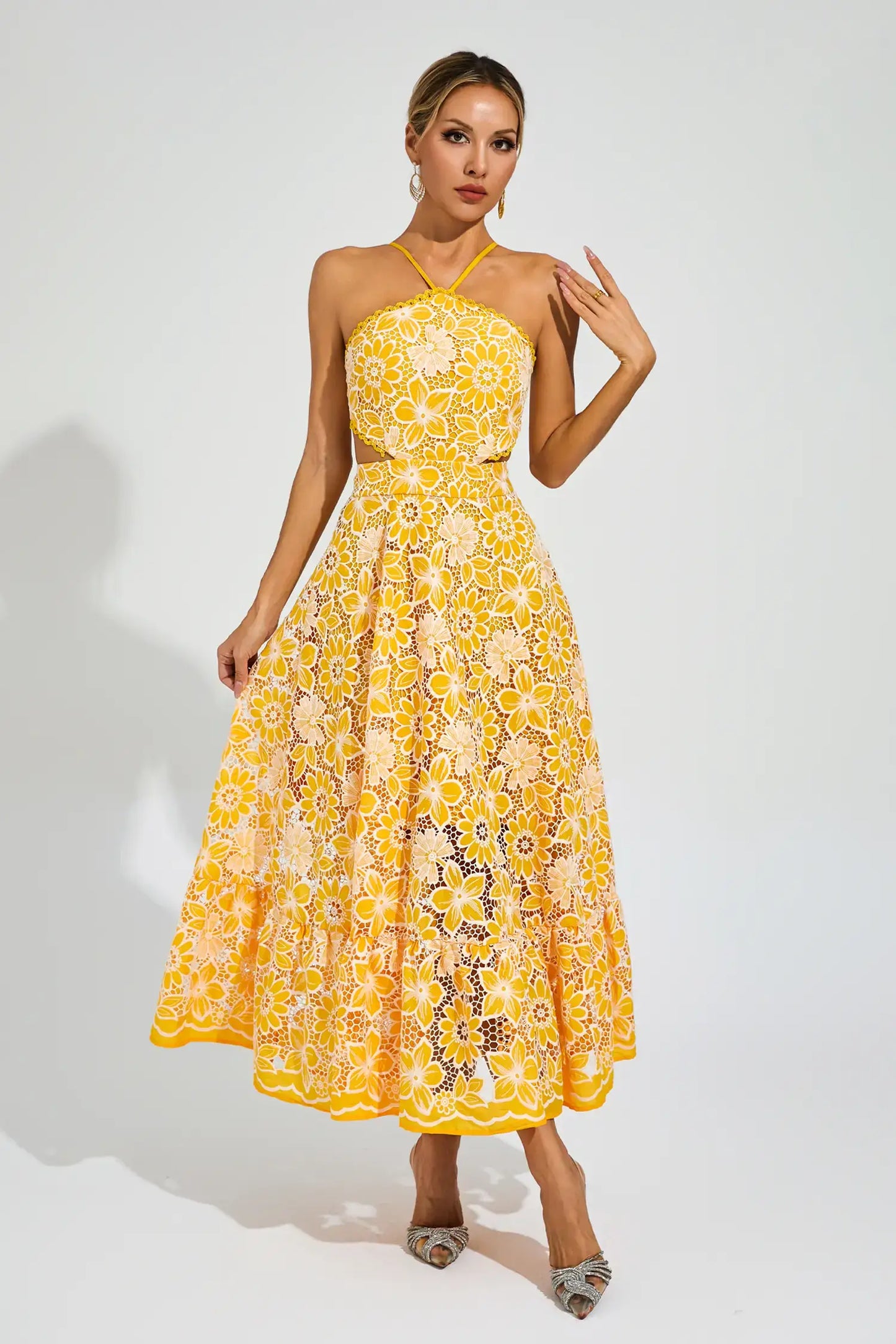 Vestido bordados com alças - Laine