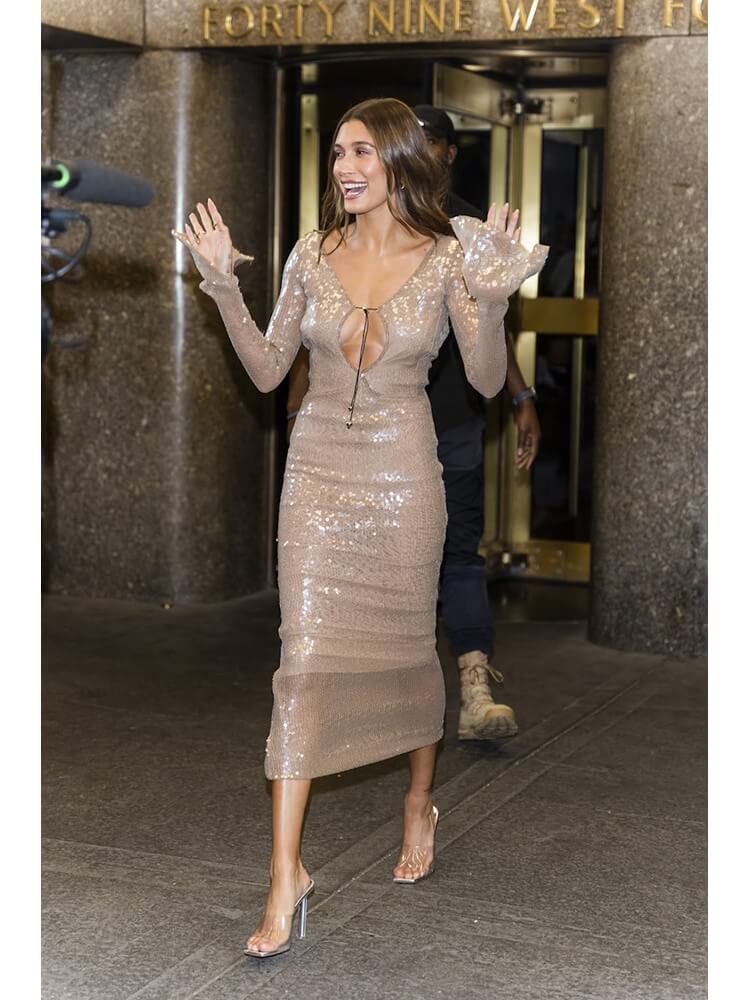 Vestido com decote profundo - Cherie