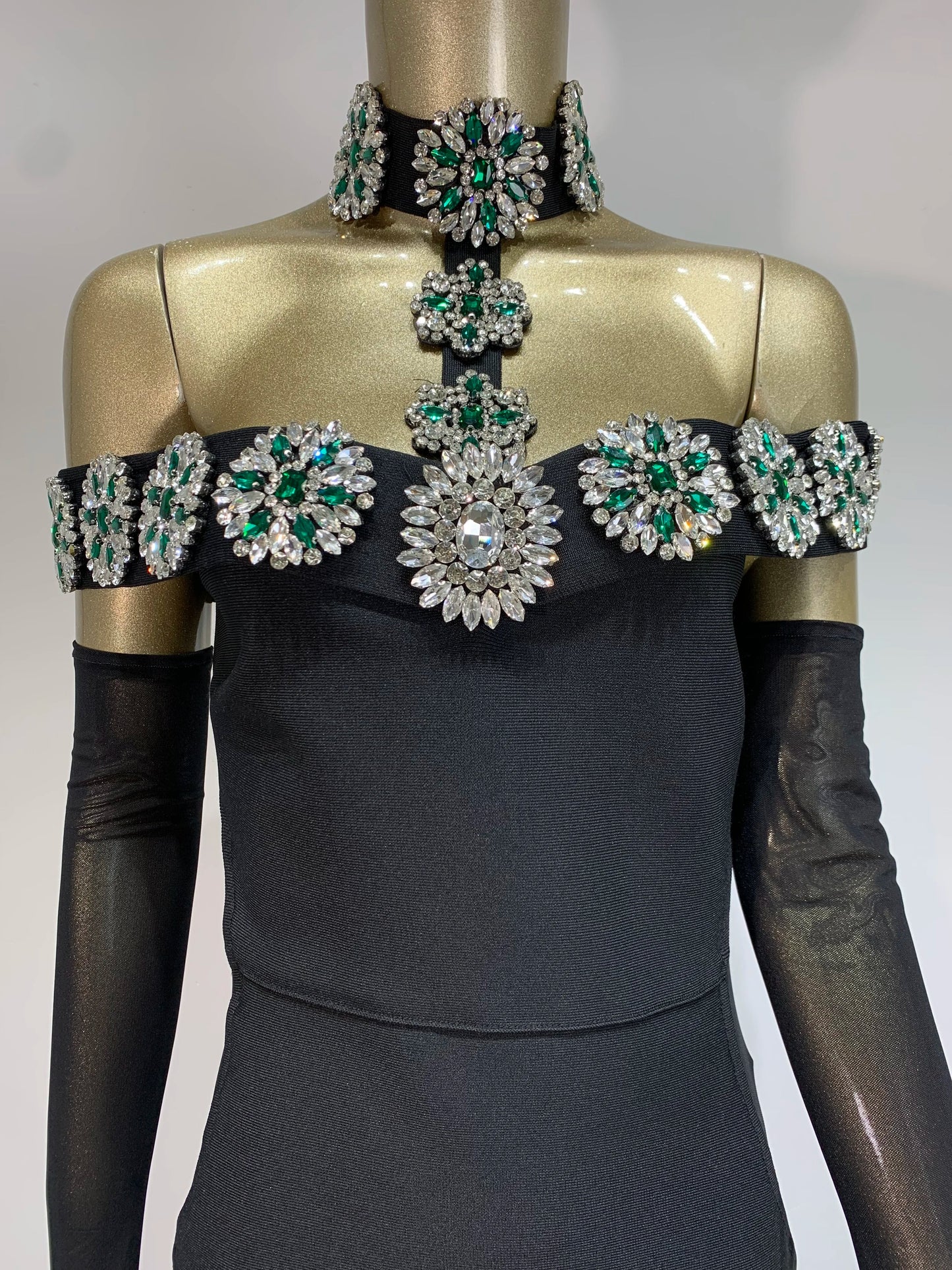Vestido gola pedraria - Flynn