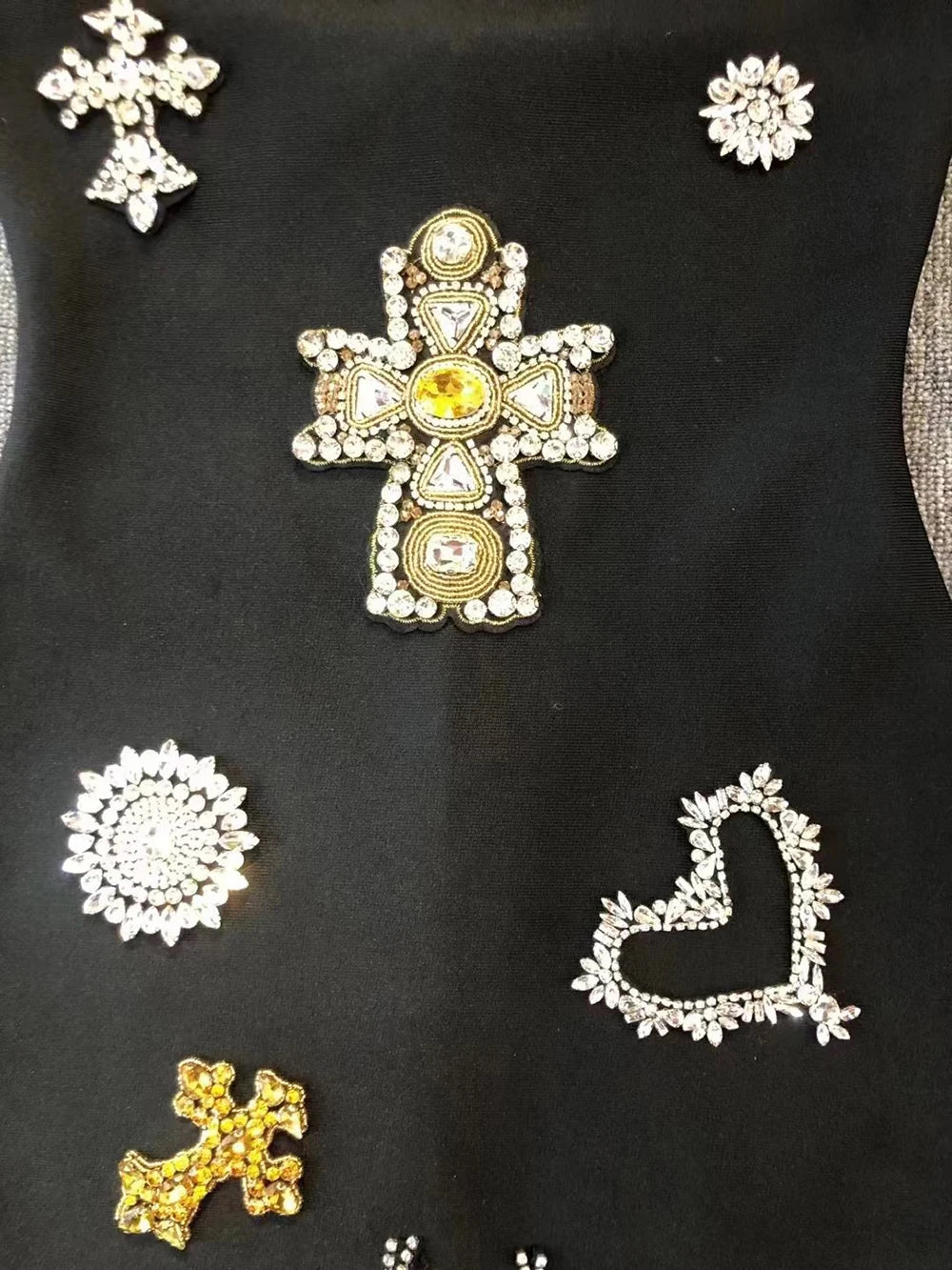 Vestido sem alças com apliques - Raenya