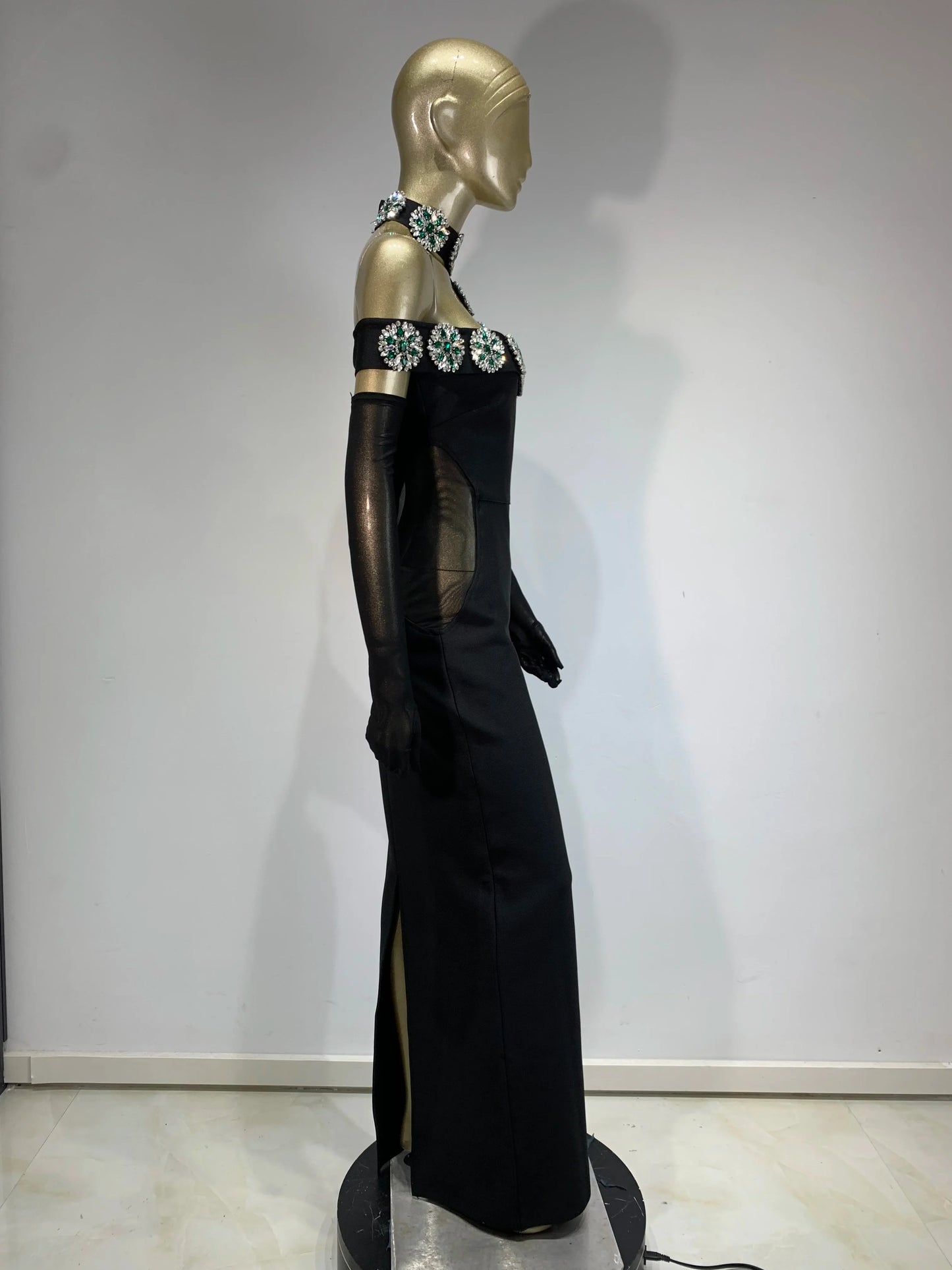 Vestido gola pedraria - Flynn