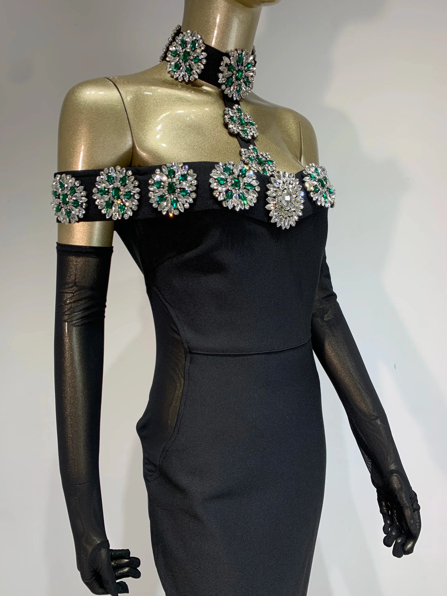 Vestido gola pedraria - Flynn