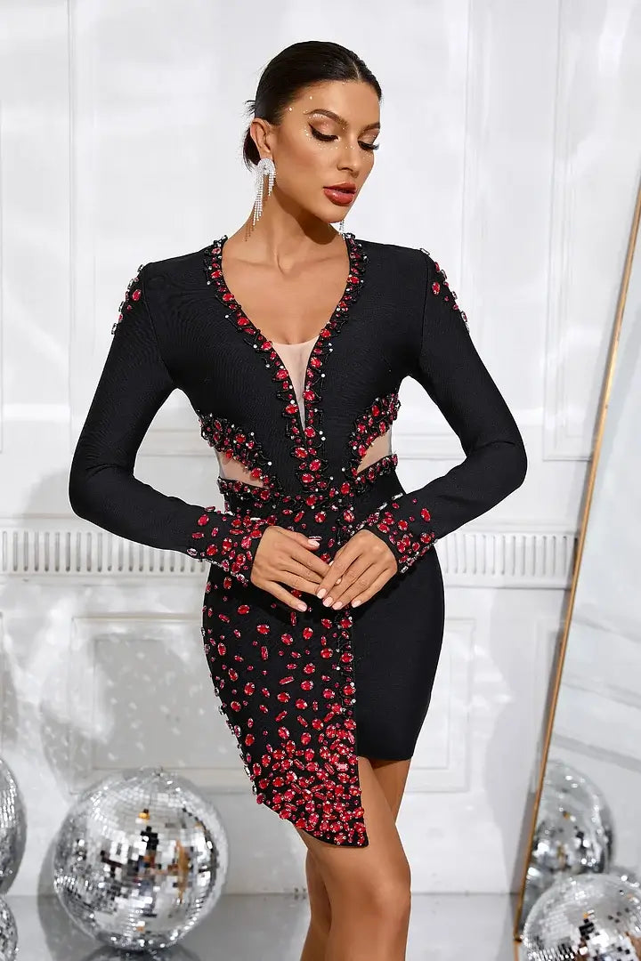 Vestido decote e pedraria - Alari