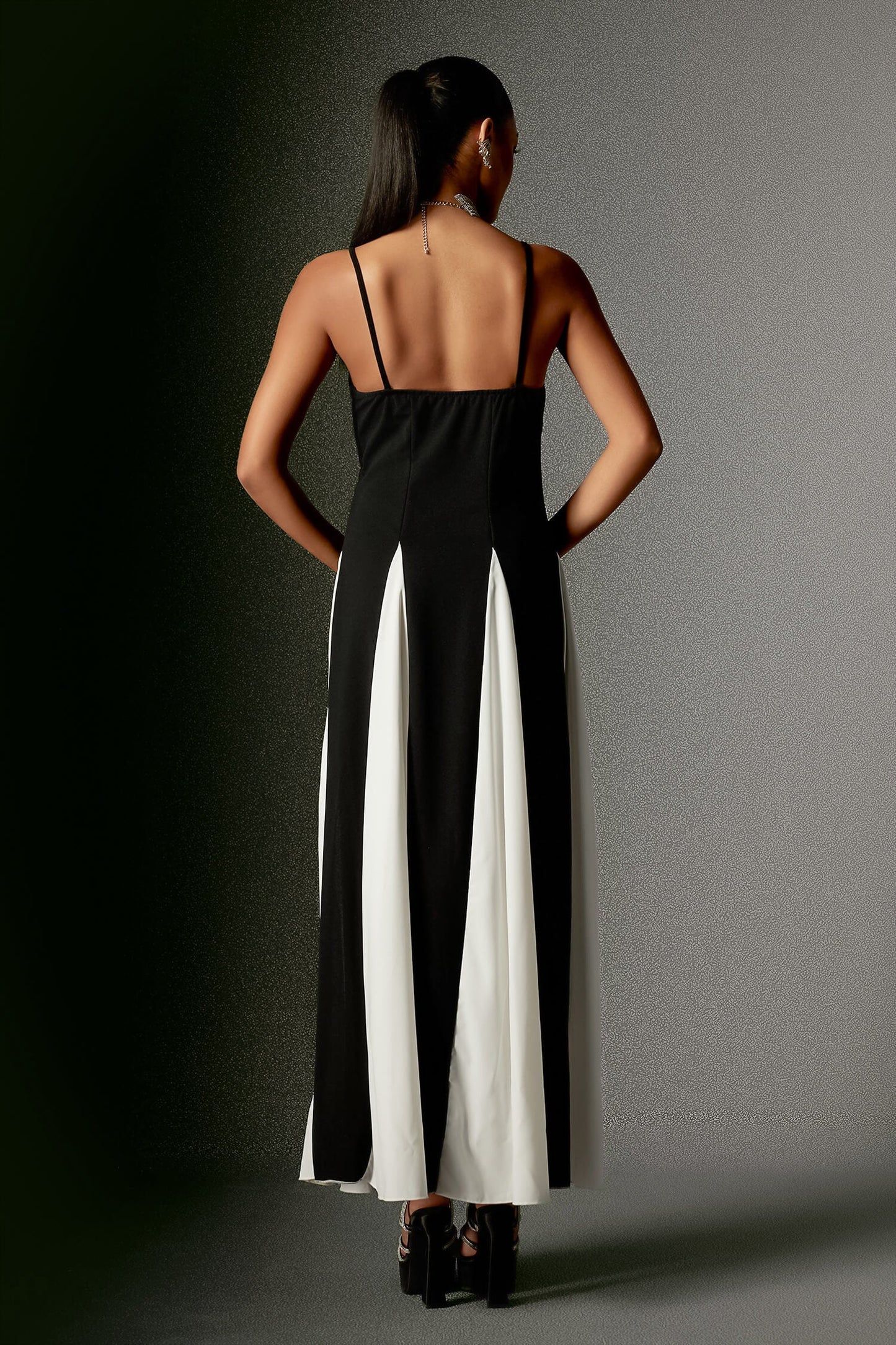 Vestido longo com alças finas - Marina