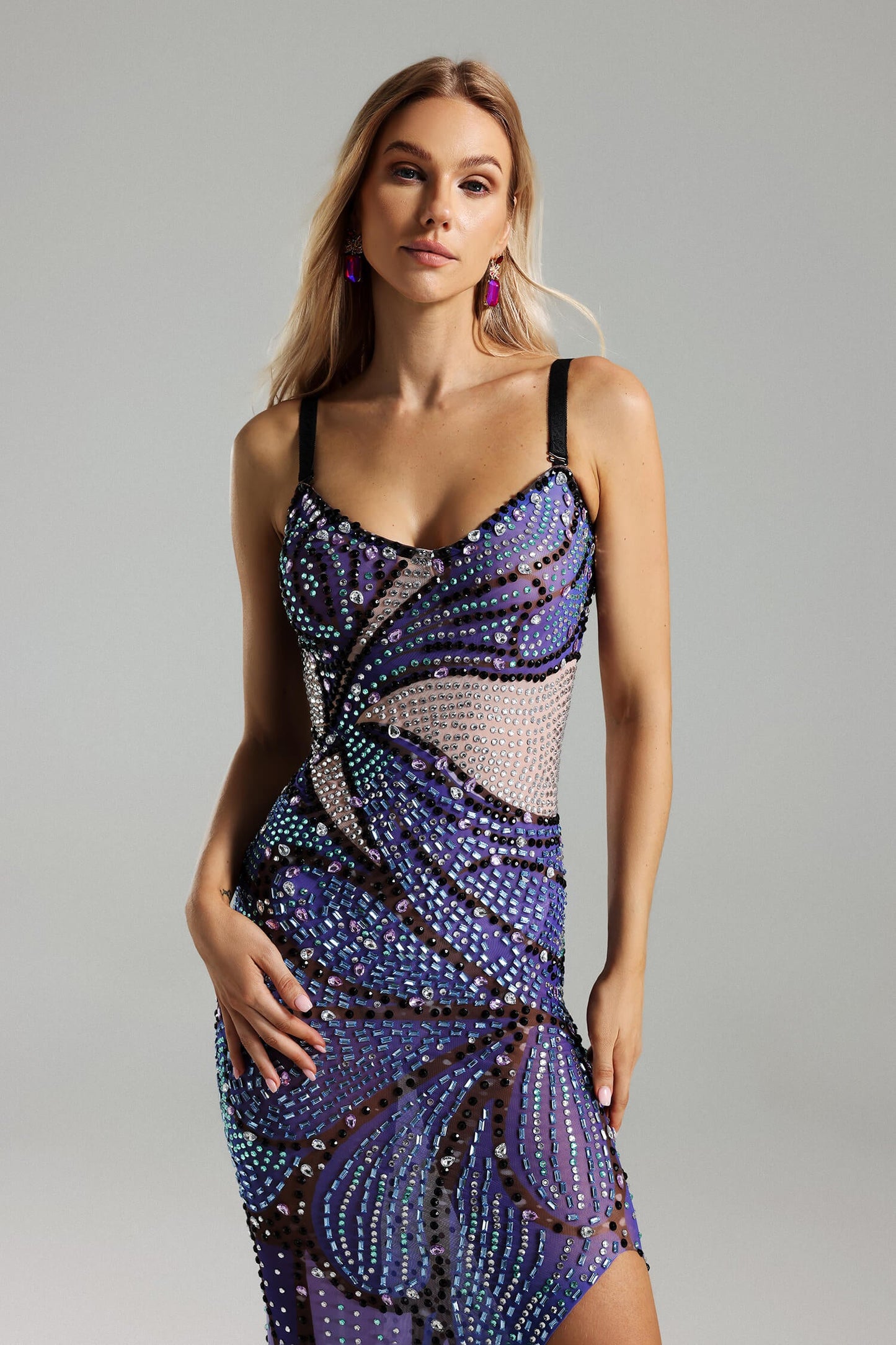 Vestido com fenda em pedraria - Berta