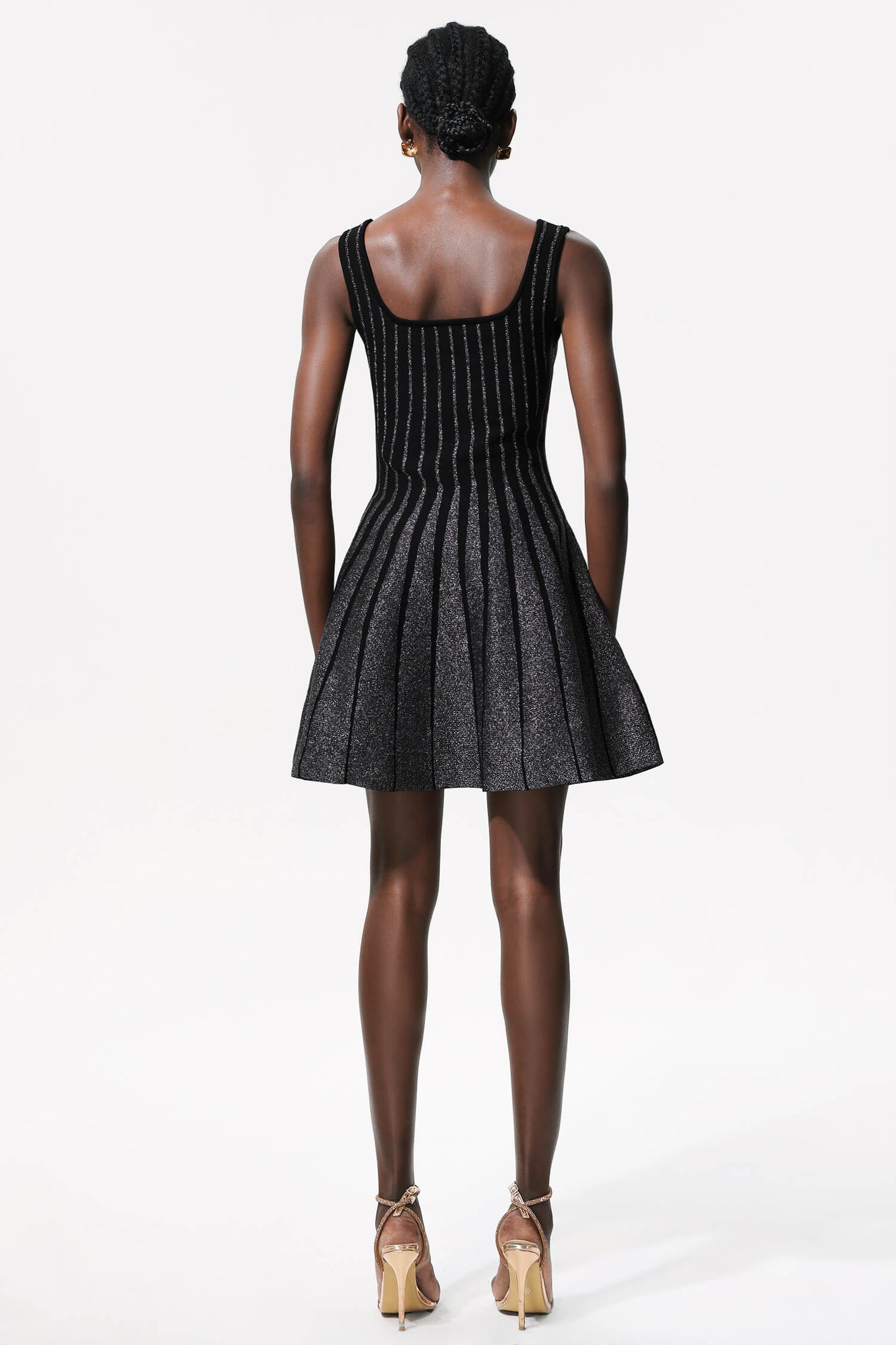 Vestido gola quadrada evasê - Lovia