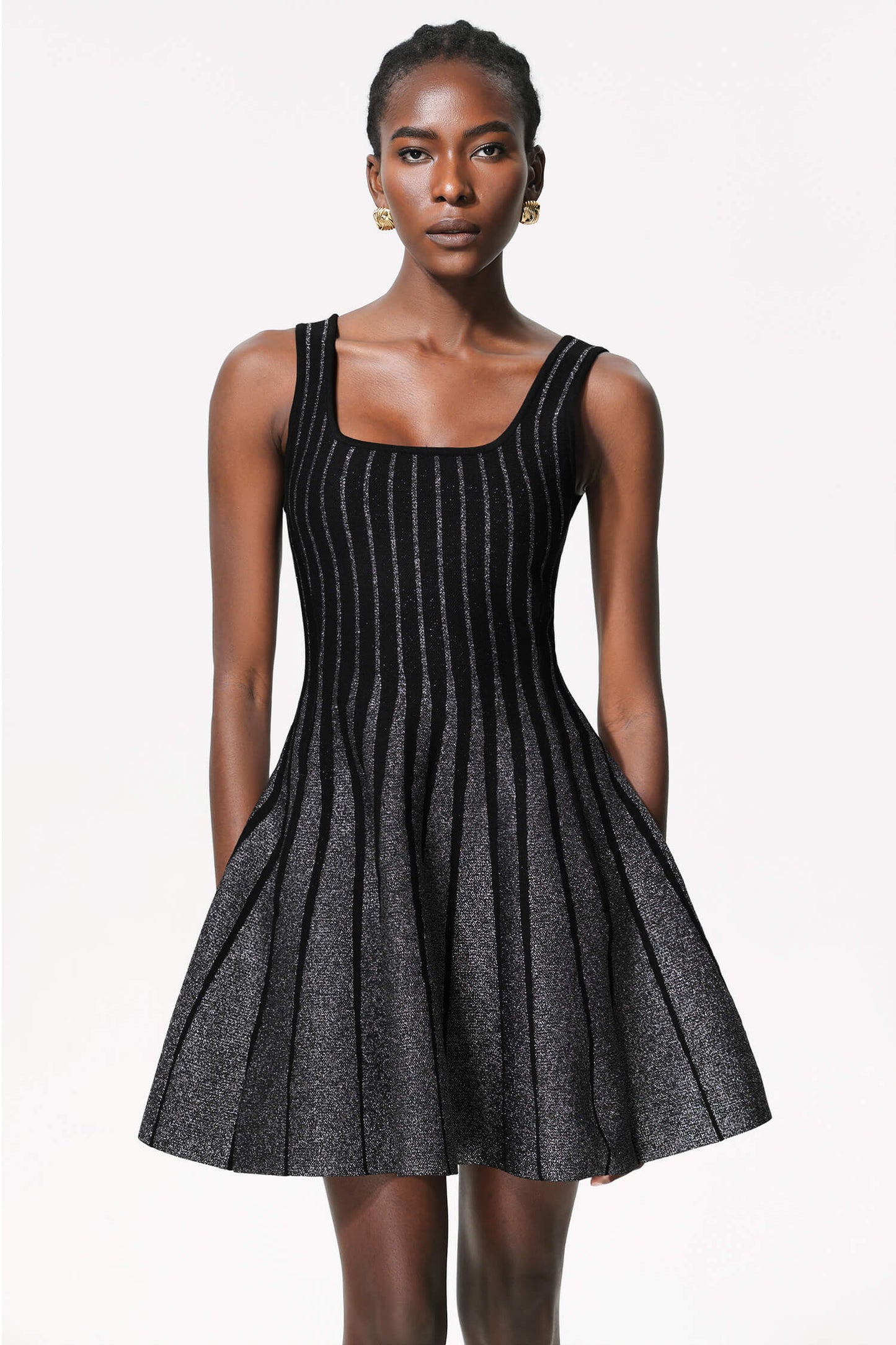 Vestido gola quadrada evasê - Lovia