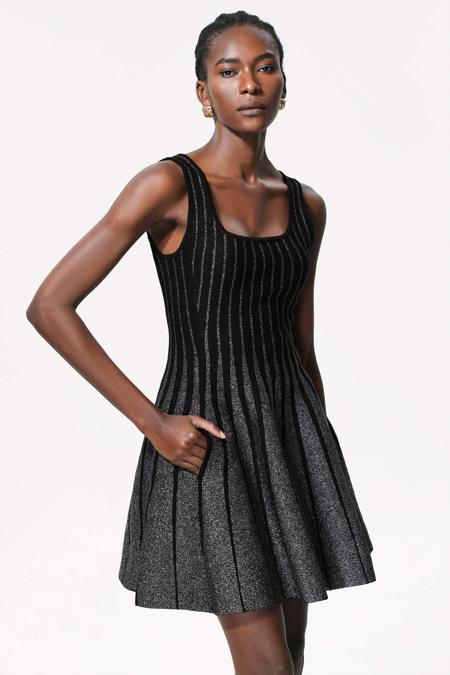 Vestido gola quadrada evasê - Lovia