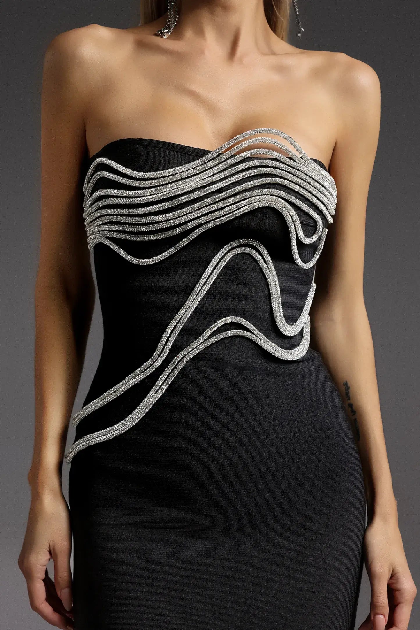 Vestido sem alças linhas strass - Duda