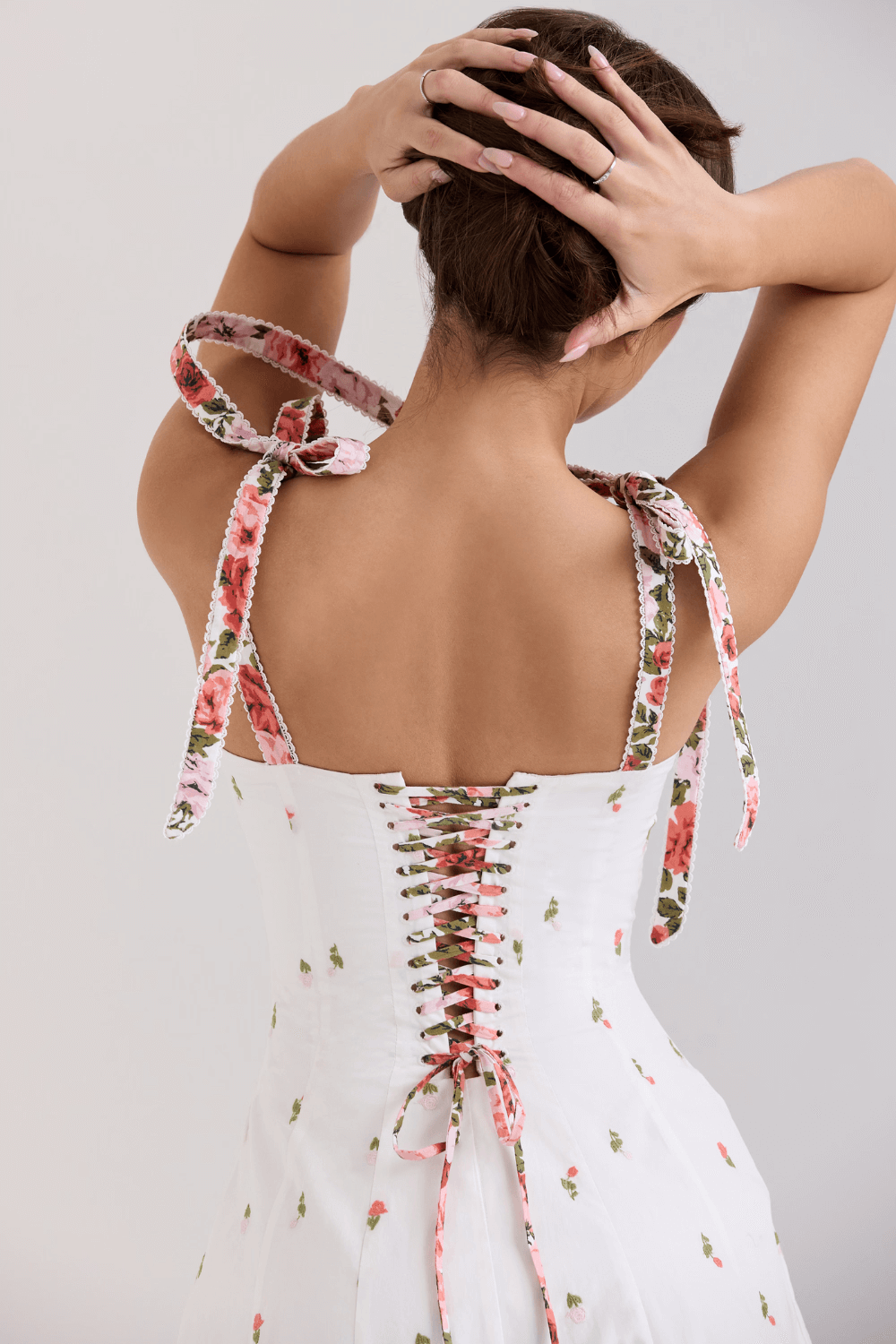 Vestido com amarração floral - Nivea