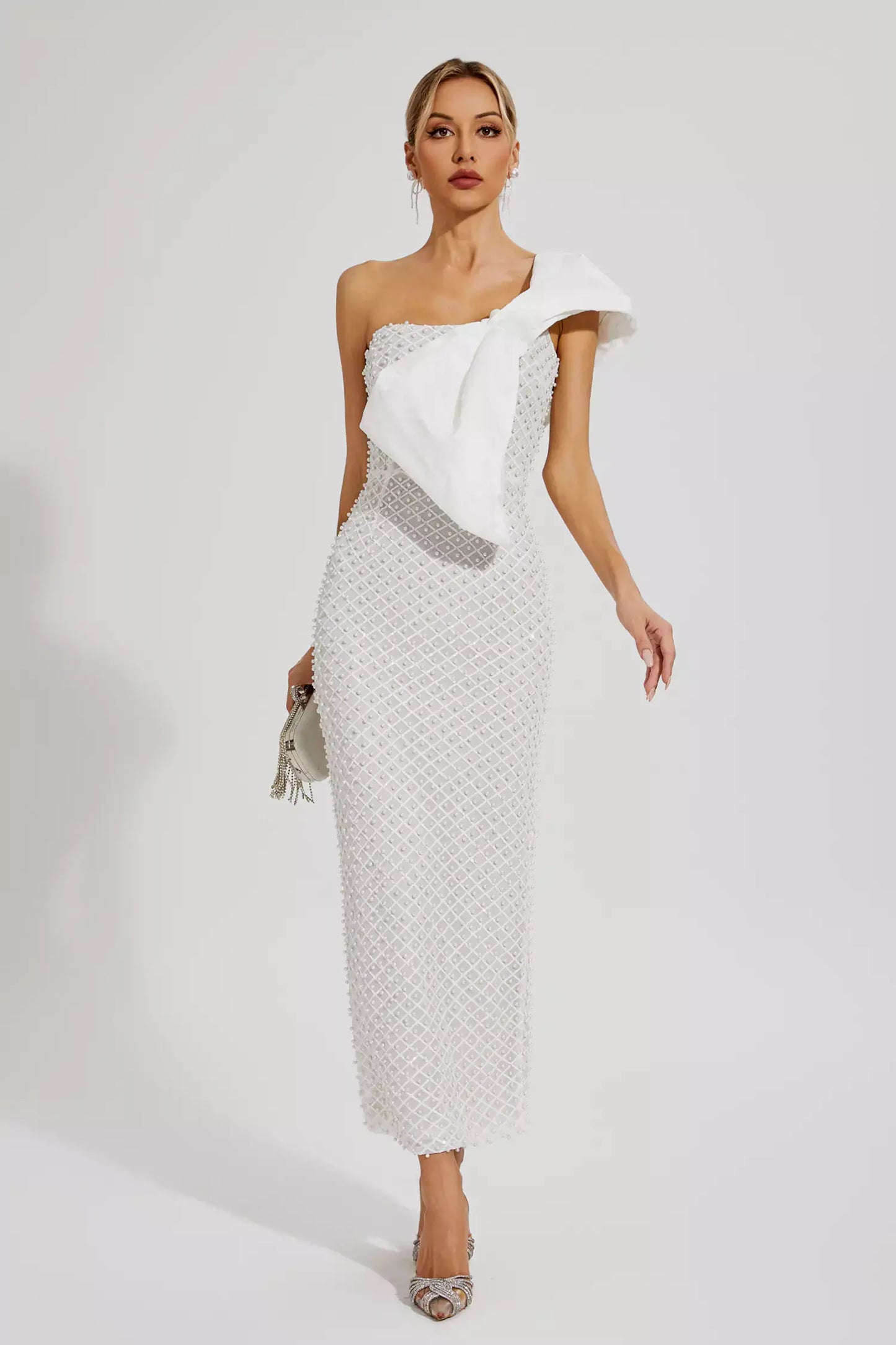 Vestido bordado um ombro só - Tania