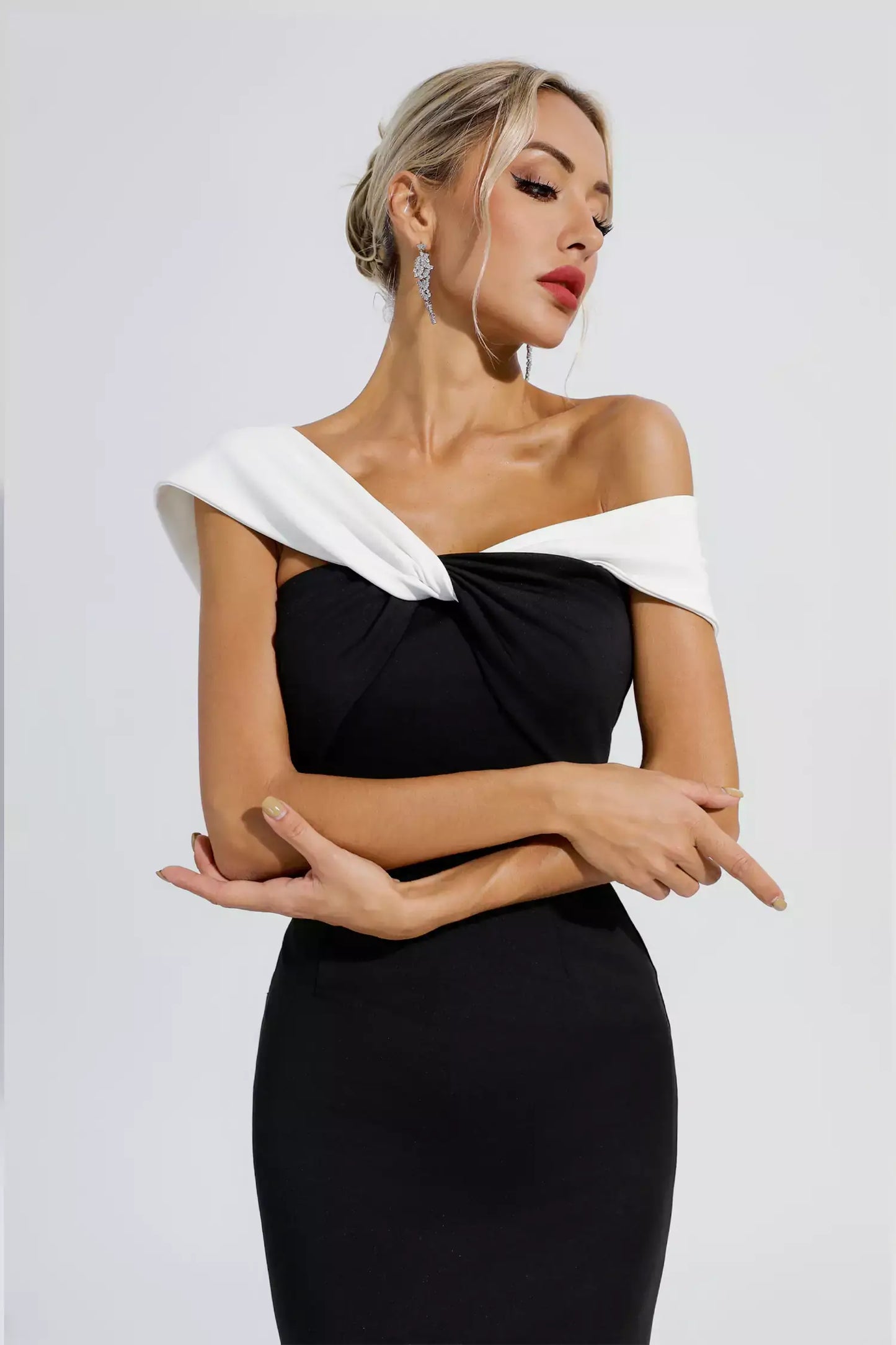 Vestido sereia ombros à mostra - Queencie