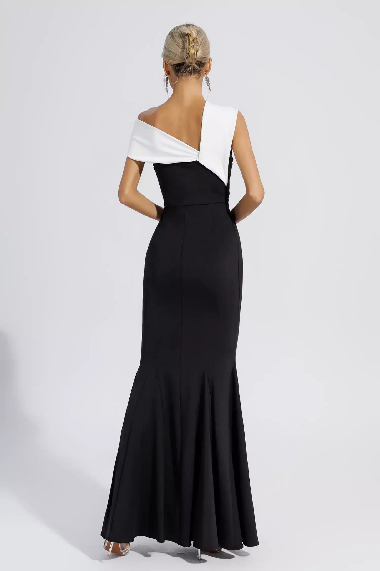 Vestido sereia ombros à mostra - Queencie