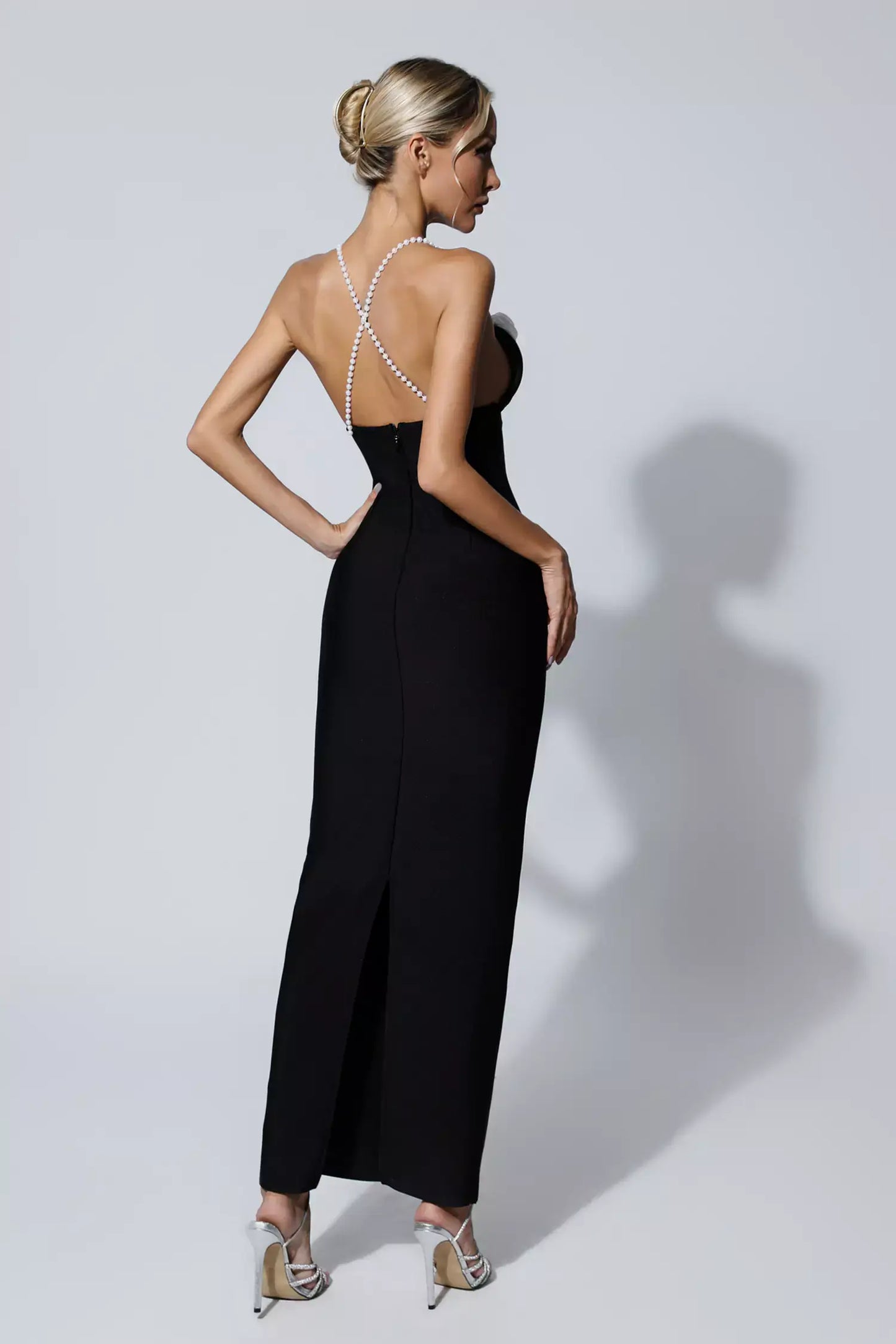 Vestido decote em V e flores - Charmaine