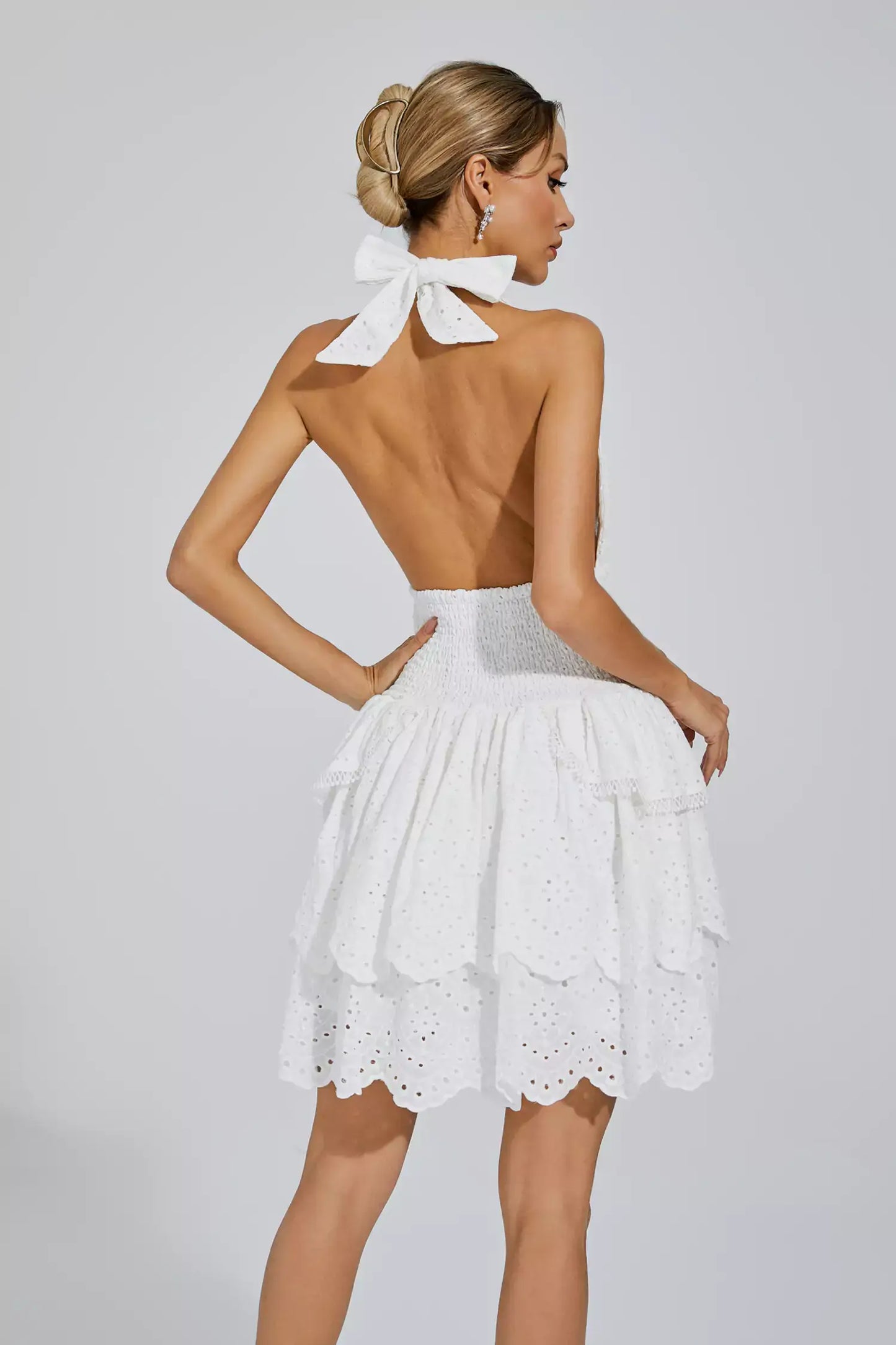 Vestido renda evasê frente única - Bella