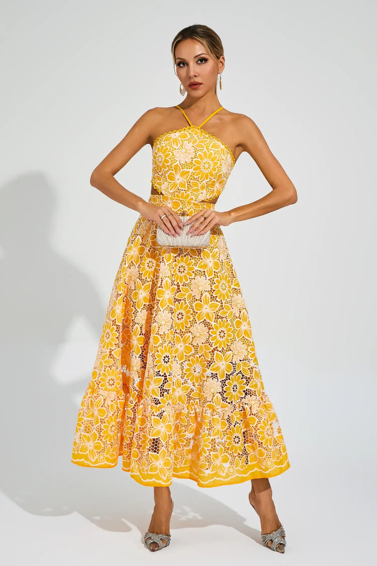 Vestido bordados com alças - Laine