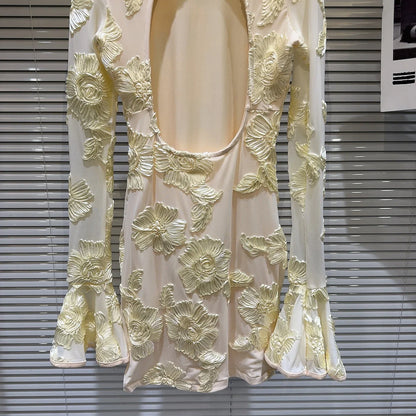 Vestido bordado manga flare - Briona