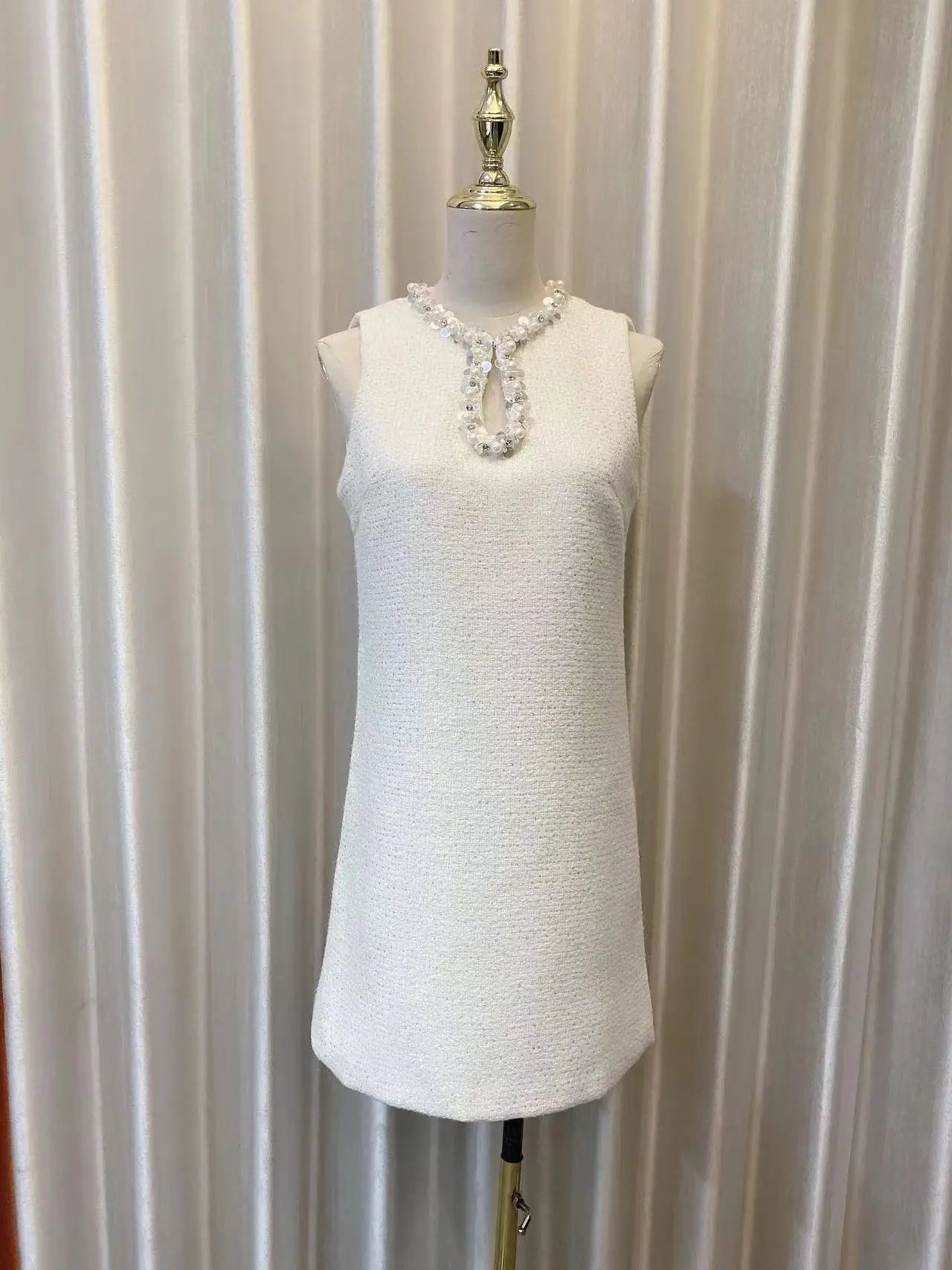 Vestido tweed bordado - Wania