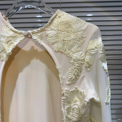 Vestido bordado manga flare - Briona