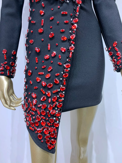 Vestido decote e pedraria - Alari