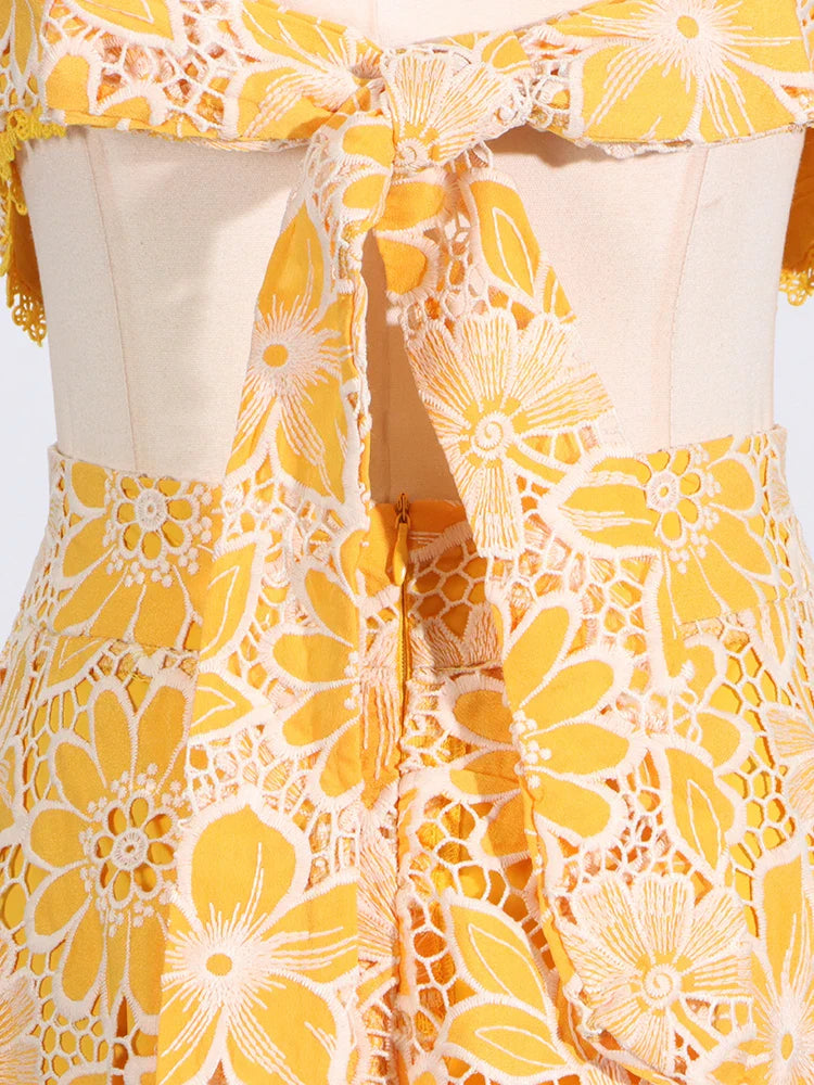 Vestido bordados com alças - Laine
