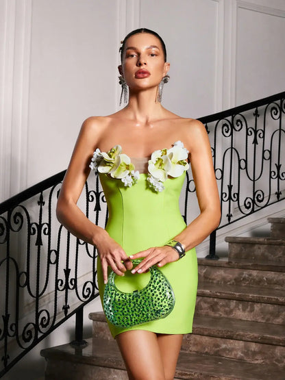 Vestido curto com flores 3D - Bettany