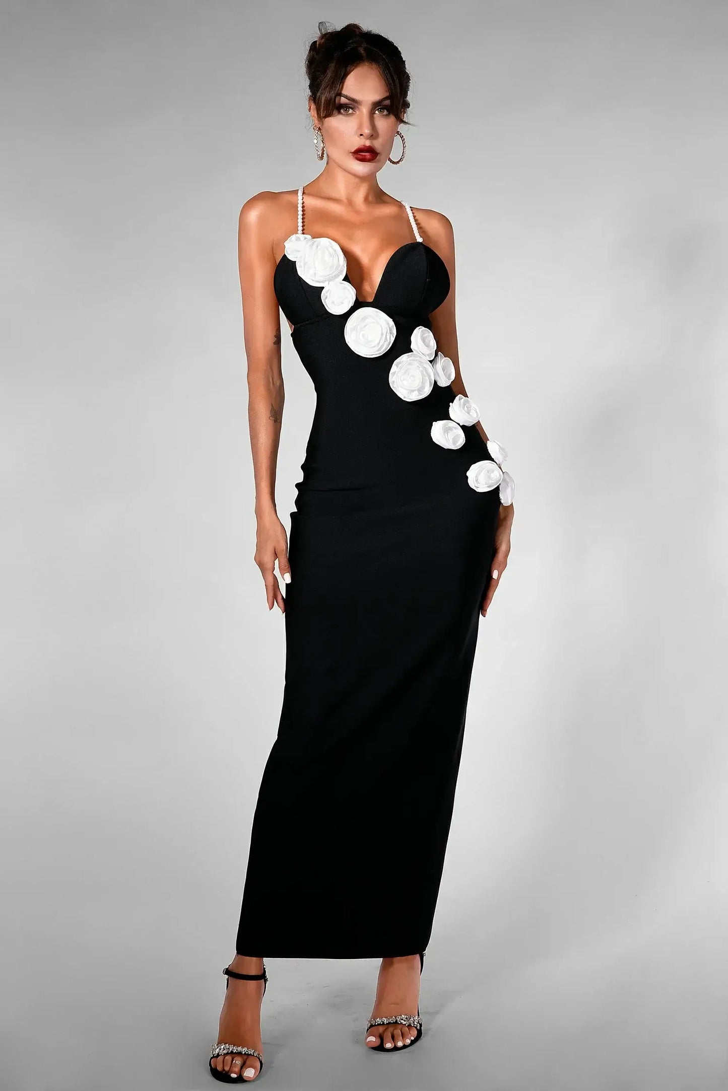Vestido decote em V e flores - Charmaine