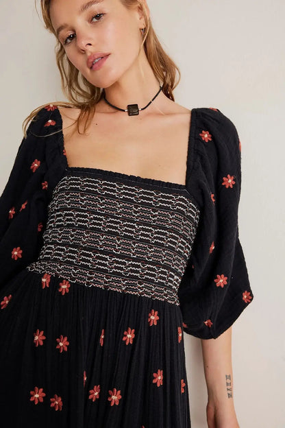 Vestido casinha de abelha bordado - Hanna
