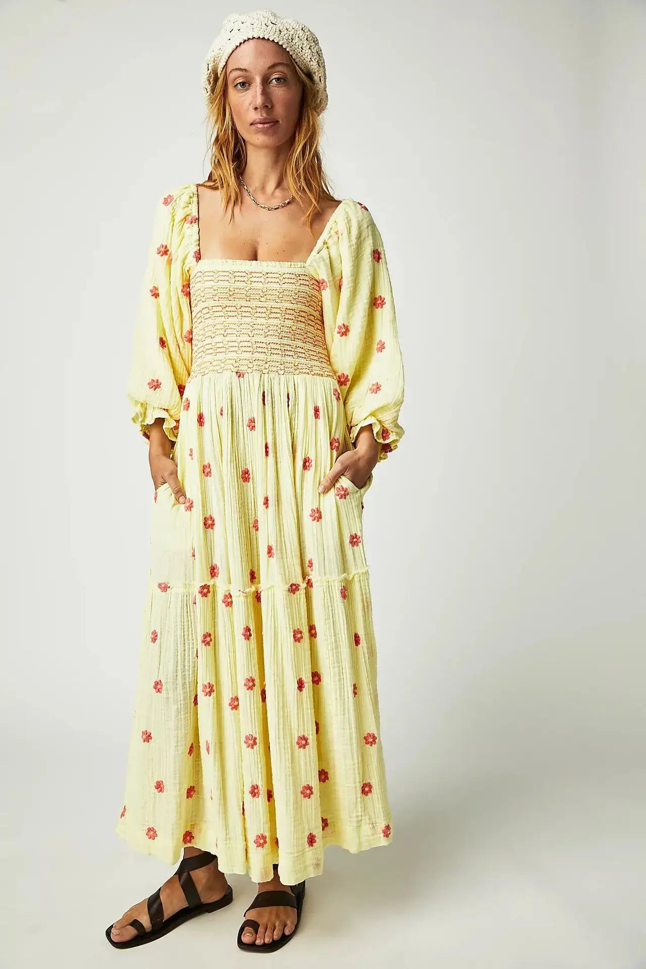 Vestido casinha de abelha bordado - Hanna